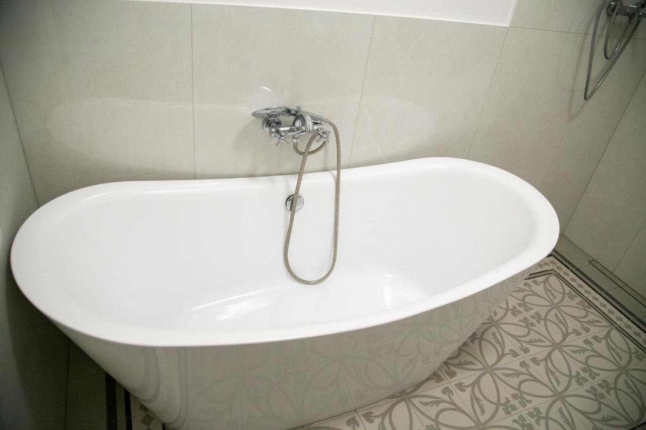 Velky 3-Izbovy Apartman Bratislava-Stare Mesto Luaran gambar